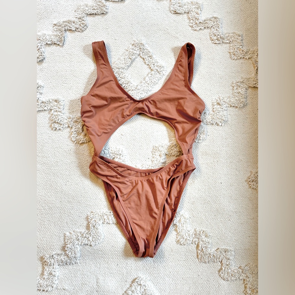 Dippin’ Daisy’s One piece